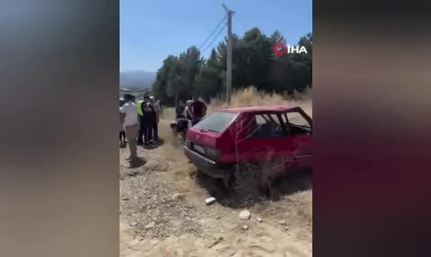 İnegöl'de sollama kazası: iki otomobil çarpıştı, 1'i bebek 6 yaralı