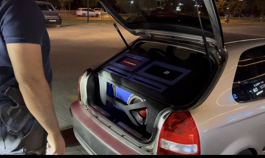 Abartı egzozla eve giderken yandı: 21 bin lira ceza, araç bir ay trafikten men