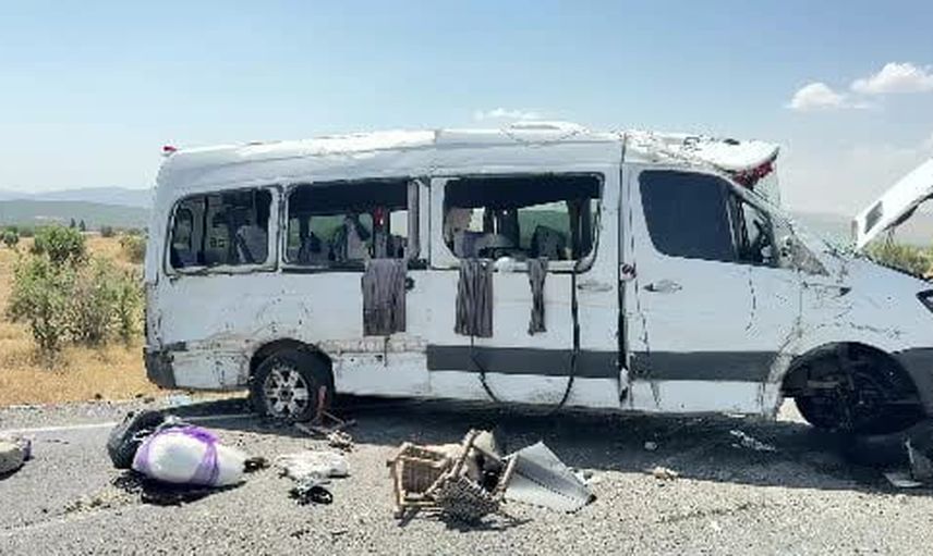 Lice Heylo mezrasında minibüs kazasında can kaybı 4'e yükseldi
