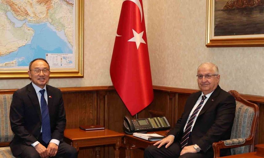 Bakan Güler ve Güney Kore büyükelçisi Sukjong Boo Milli Savunma Bakanlığında bir araya geldi