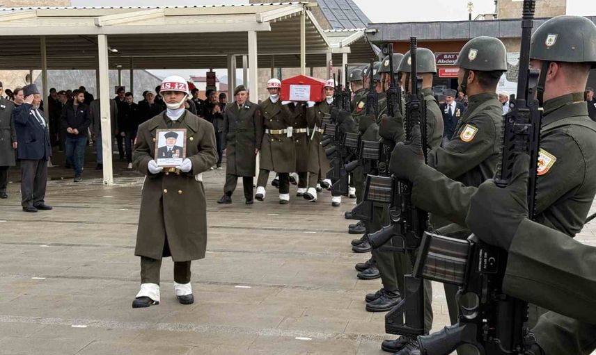 Sivas'ta bir dönemin son tanığı: kore gazisi Kahraman Ağa Aytekin uğurlandı