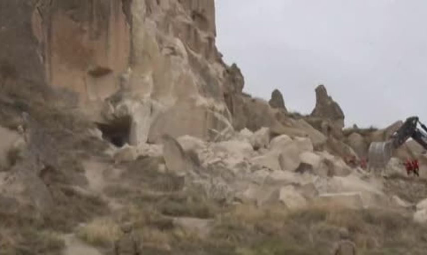 Kapadokya'da peribacasının yıkılması: arama kurtarma çalışmaları sürüyor