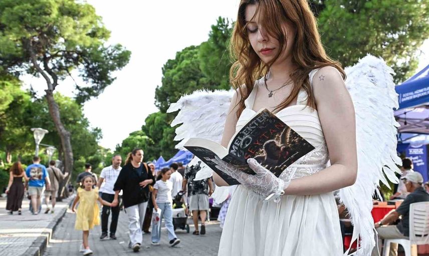 kültürpark’ta yoğun ilgi: İZKİTAP-8 başladı