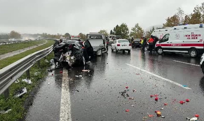Düzce geçişinde zincirleme kaza: Üsküdar belediye başkan vekili de yaralandı