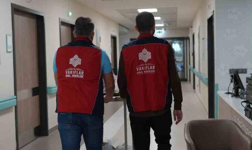 İyilik geleneği sürüyor: 1813 vakfının meyve dağıtma şartı Kütahya'da hayat buldu