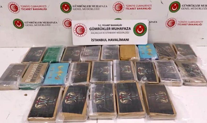 Pilot kıyafetiyle kaçan zanlı ve 206 milyon TL değerinde kokain ele geçirildi