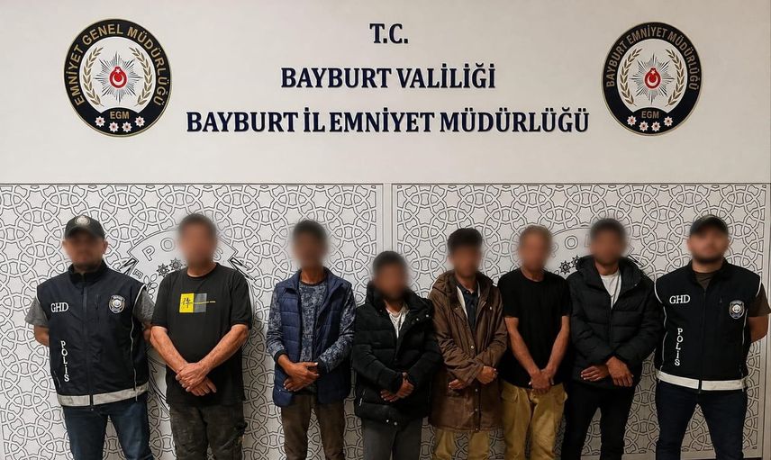 Bayburt'ta yasa dışı geçiş şebekesine darbe: 6 düzensiz göçmen yakalandı