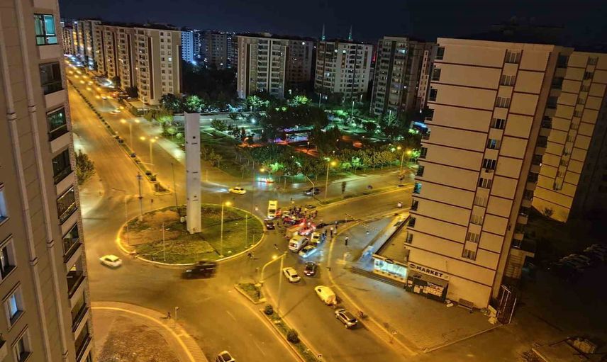 Kayapınar'da hızın hakimiyeti kayboldu: kavşakta 1 yaralı