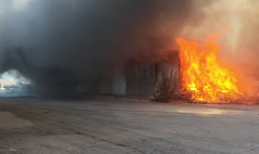 Muratpaşa'da ev ve bitişik depo yangını: ekipler müdahale ediyor