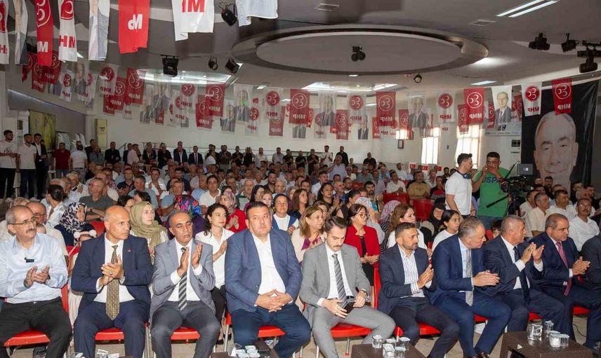 Sarıgöl’de yeni rota: Ahmet Serdar Dikmen ilçe başkanlığına seçildi