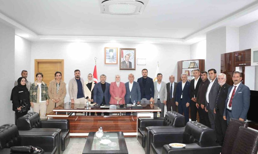 Palu'da beş meclis üyesi AK Parti'ye katıldı