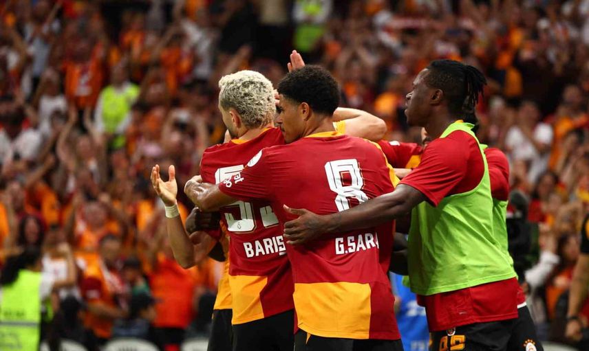 Galatasaray çoşkusunu sürdürdü, liderliğe averajla yükseldi