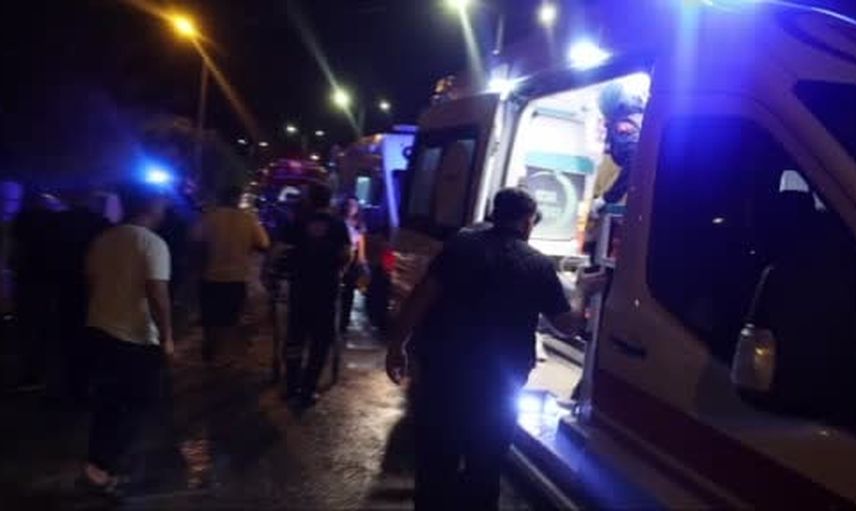 Kozan'da sağanak paniği: otomobil sulama kanalına düştü, iki kişi yaralandı