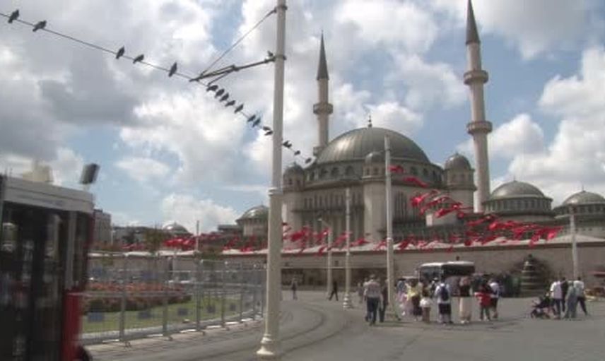 Taksim camii'nde şehitler anısına 30 ağustos mevlidi