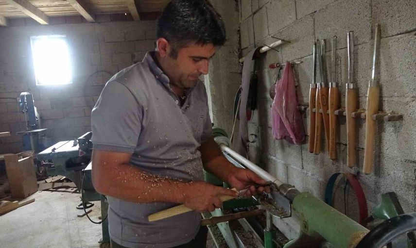 Yozgat'tan cevizle sanat yaratan Araplılı ustanın bastonları rağbet görüyor