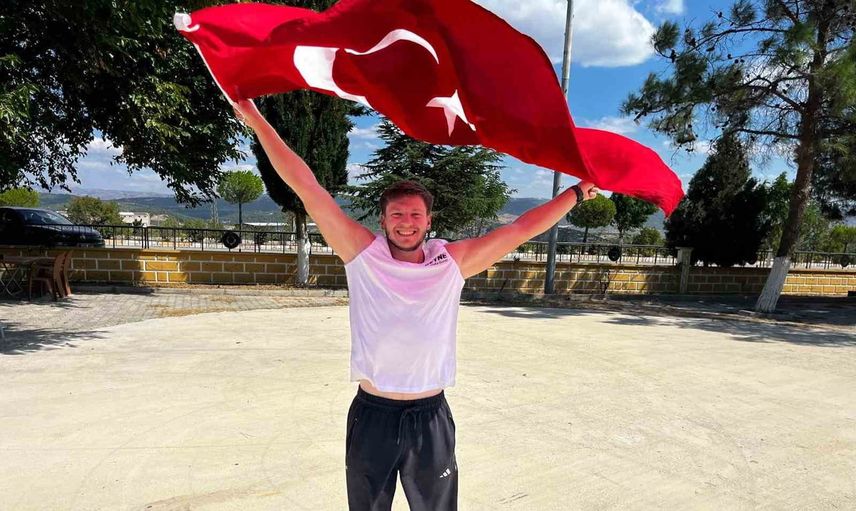 Gurbetçi koşucu Almanya’dan başlayıp 53 günde Buldan’a ulaştı