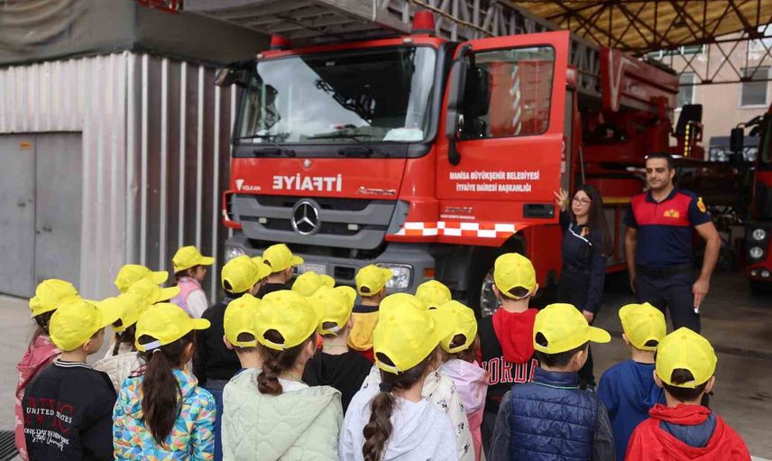 Minikler itfaiyeciliği yerinde keşfetti
