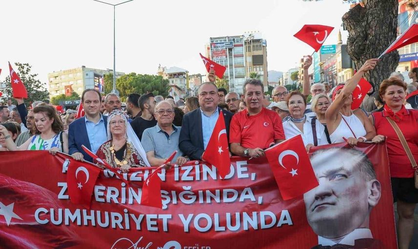 Efeler’de zafer coşkusu Anıl Yetişkin’in etkinlikleriyle sokaklara yayıldı