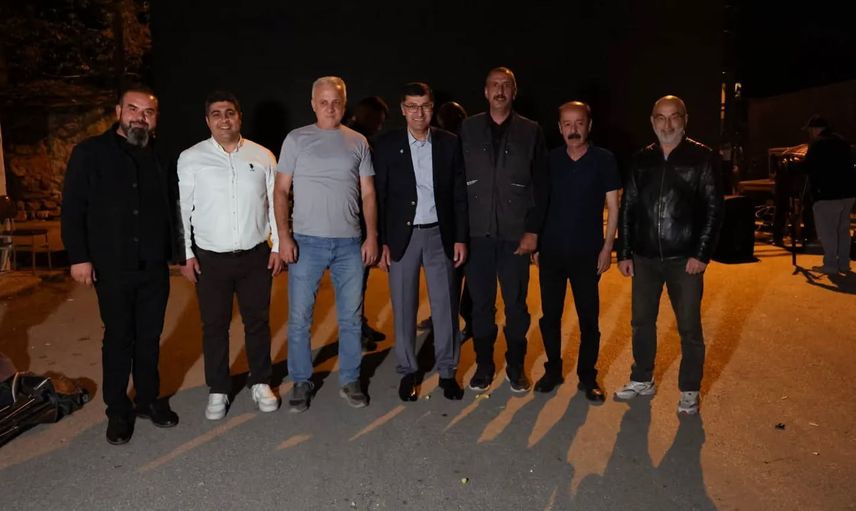 İstiklal Mahallesi'nde mavi boncuk gecesi: Yeşilçam açık havada canlandı