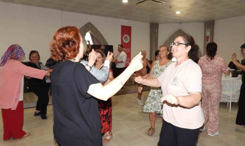 Kepez'te kadınlar için gün ortası neşesi
