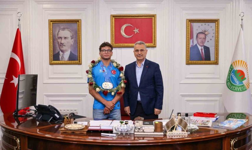 İlkadımlı genç güreşçi Oğuzhan Kaya'dan tarihi lig başarısı