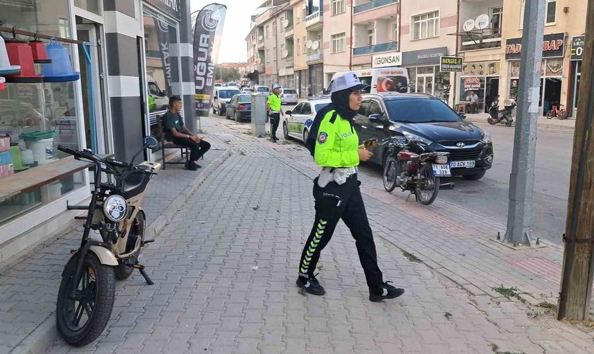 Karaman'da manevra sırasında elektrikli bisiklet devrildi: sürücü ağır yaralandı