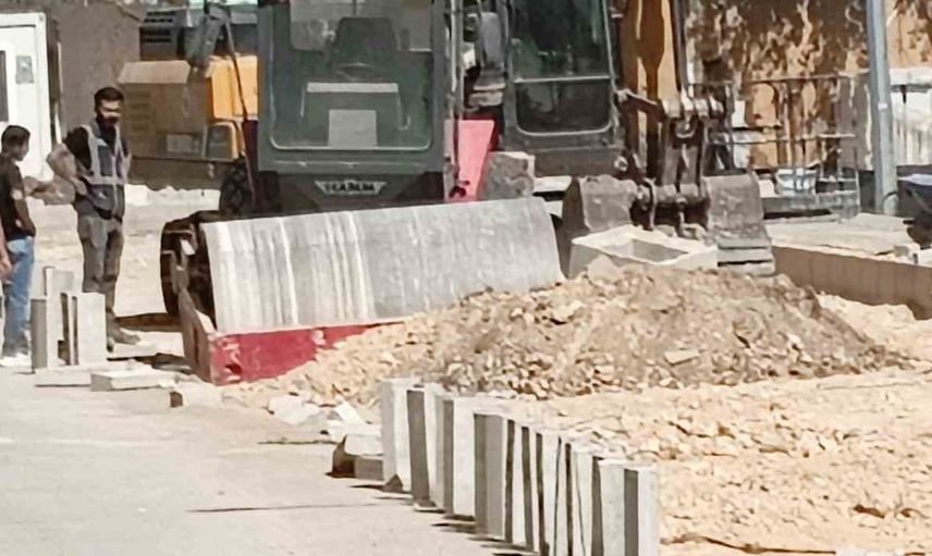 Gölbaşı'nda yol çalışmasında silindir çarpmasıyla işçi yaralandı