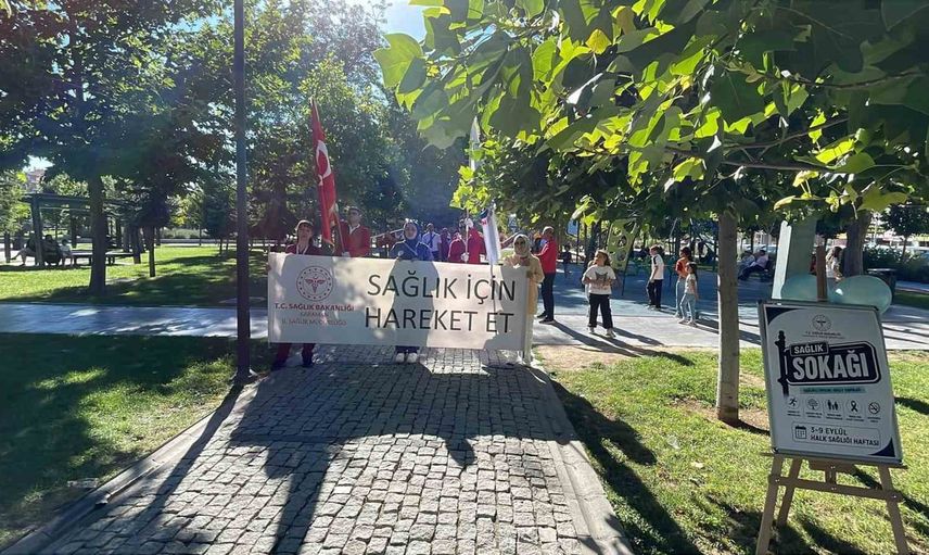 Karaman'da sağlık sokağı ve yürüyüşle hareket çağrısı
