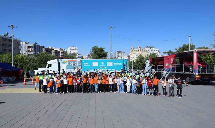 Mardin'de çocukların trafik bilinci mobil eğitimle güçlendiriliyor