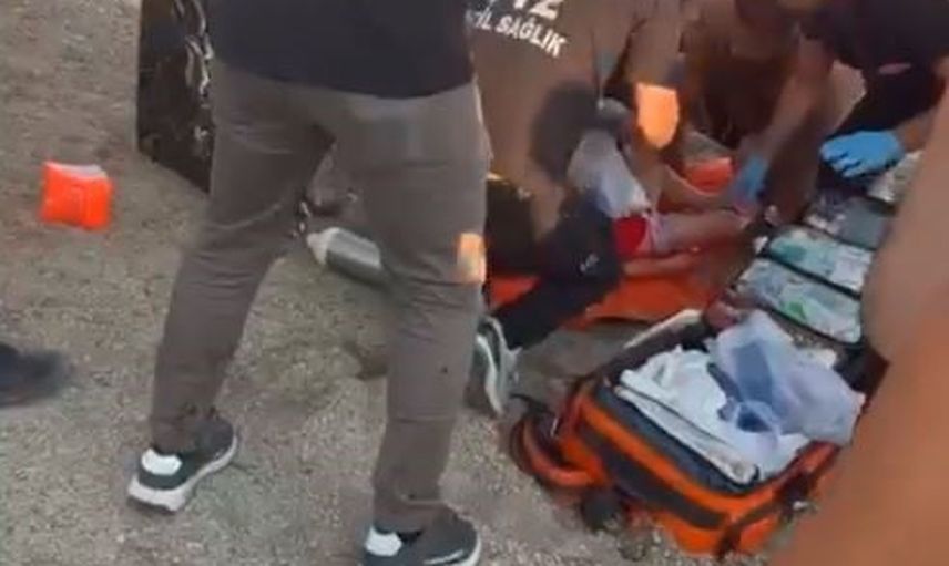Tatvan'da aileyle Van Gölü'ne giren 4 yaşındaki çocuk yaşamını yitirdi