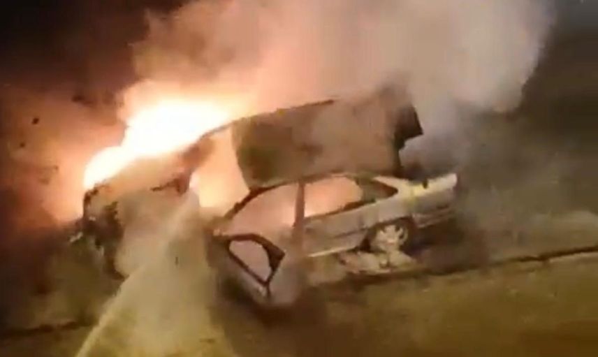 Park halindeki otomobilden yükselen alevler Melikgazi'de paniğe neden oldu