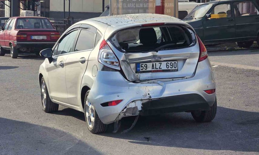Motosiklet havaya savruldu: güvenlik kamerası kaydetti