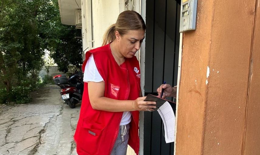 Efeler’de dayanışmayı evlere taşıyan sosyal destek ağı