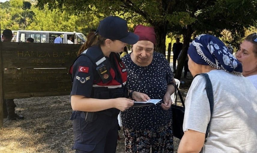 Kemalpaşa'da Hamza Baba anmasında jandarma'dan kadınlara güvenlik ve KADES eğitimi