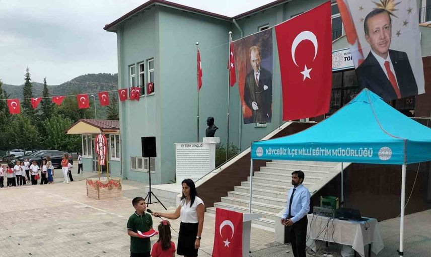 Köyceğiz'de yeni eğitim yılına ilk adım: ilköğretim haftası törenleri