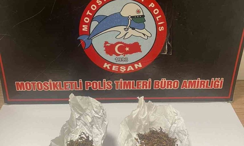 Keşan'da sıklaştırılan kontrollerde uyuşturucu ve ruhsatsız tabanca ele geçirildi