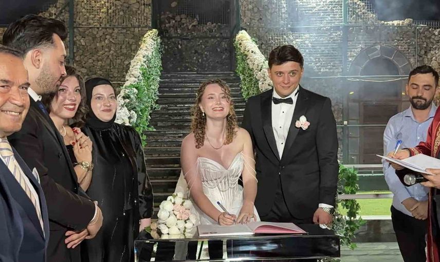 Basın camiasında birlik: Başeğmez ve Şahin evlendi