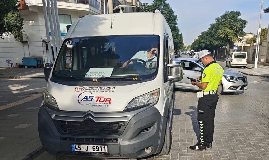 Okul servislerinde güvenlik vurgusu: Salihli'de sıkı denetim