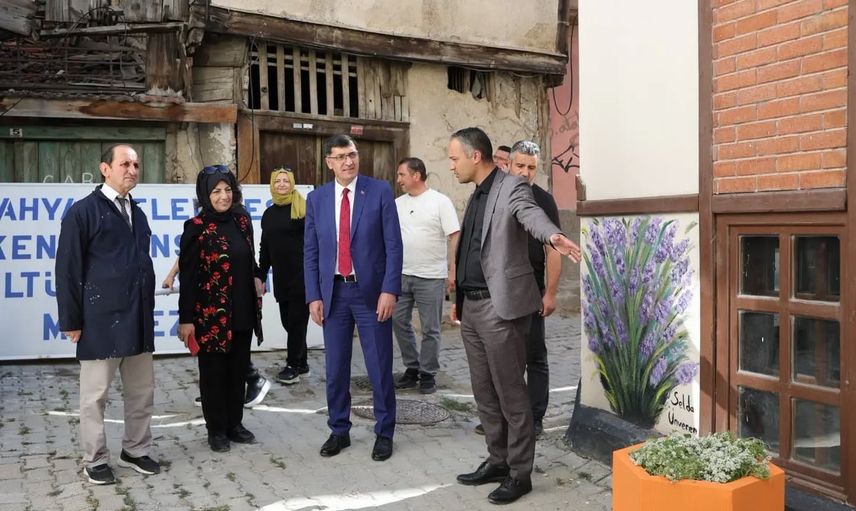 Kütahya'da sanat sokağına hazırlık: belediye başkanı sahada