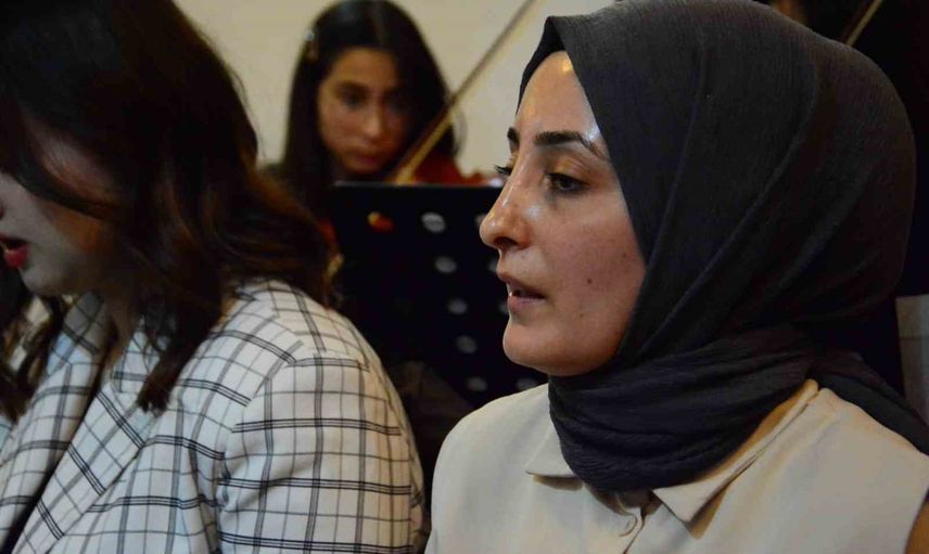 Müziğiyle sınırları kaldıran Büşra: 10 yıl sonra müziğe geri döndü