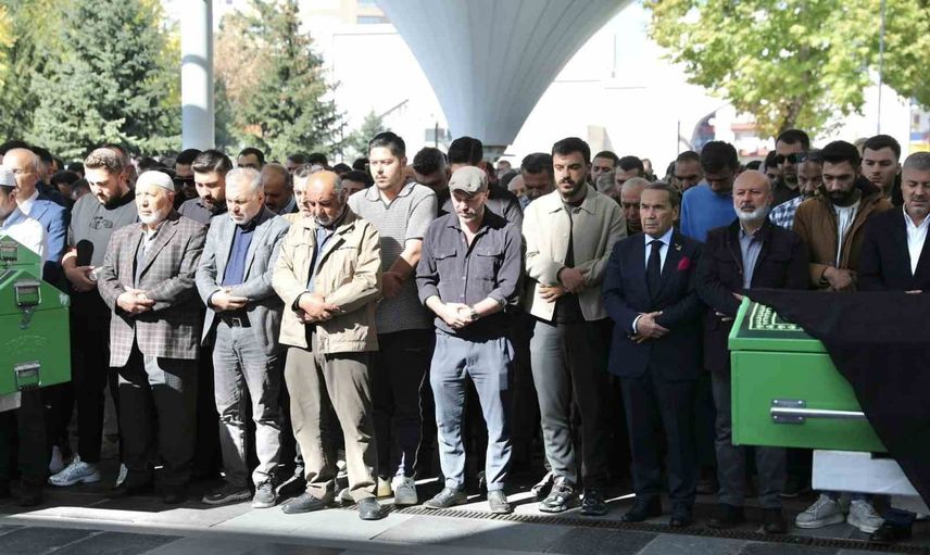 Gazeteci Sami Dayangaç'ın oğlu Umut Dayangaç toprağa verildi