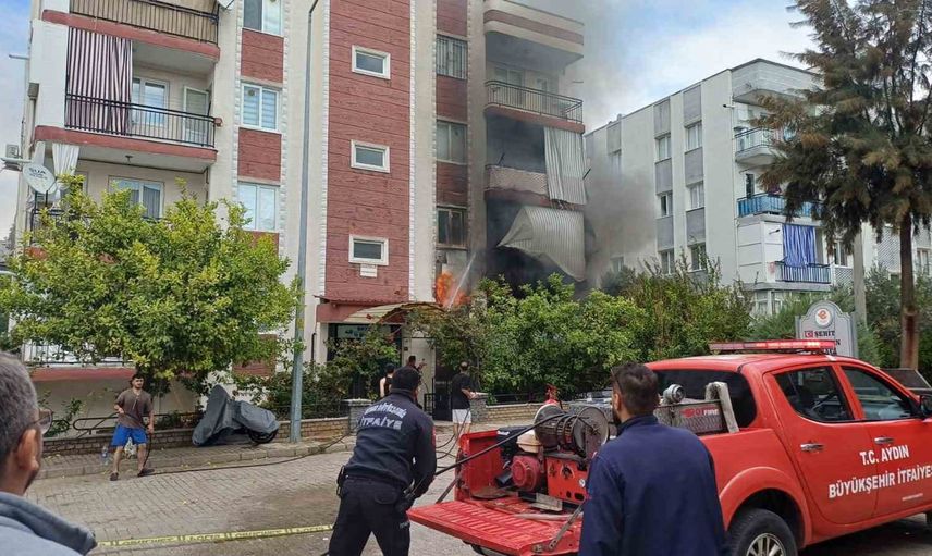 Aydın'da ikinci kat yangını: Elifkent Sitesi'nde müdahale sürüyor