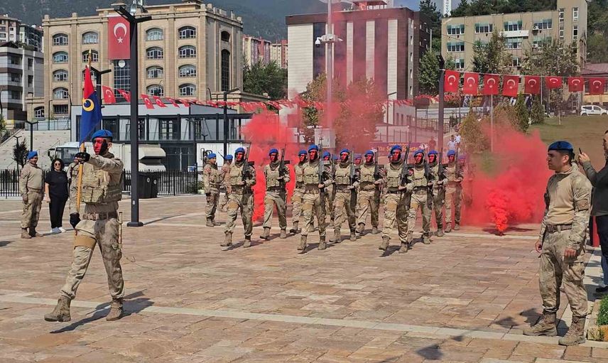 Karabük'te zafer coşkusu komandoların gösterisiyle taçlandı