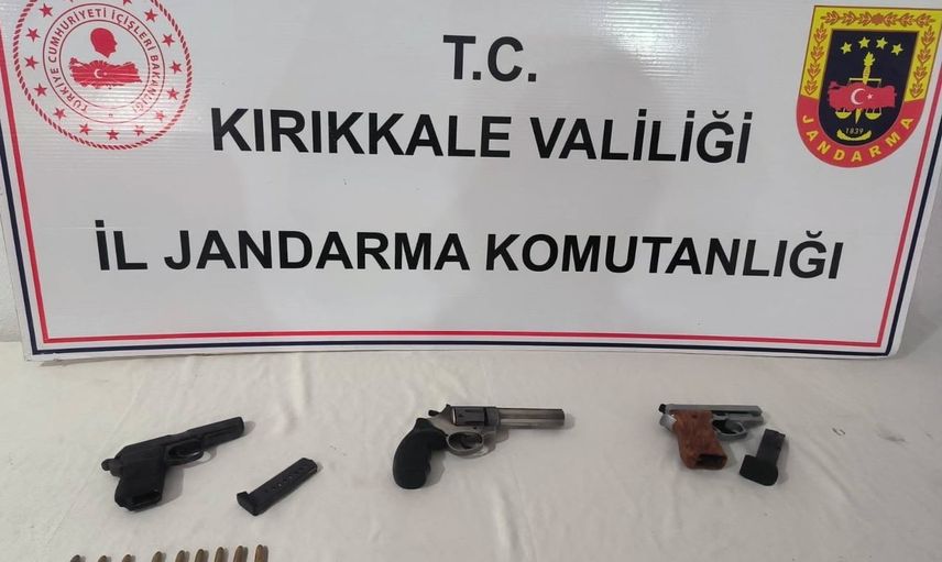 Mısır tarlasındaki sürpriz: 105 kök kenevir ve 3 gözaltı