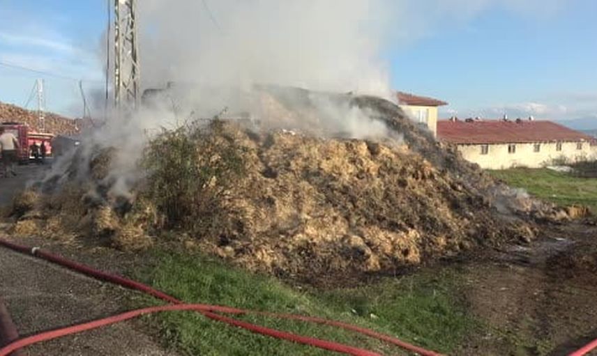 Kastamonu'da çiftlik yangını: saman balyalarının çoğu küle döndü