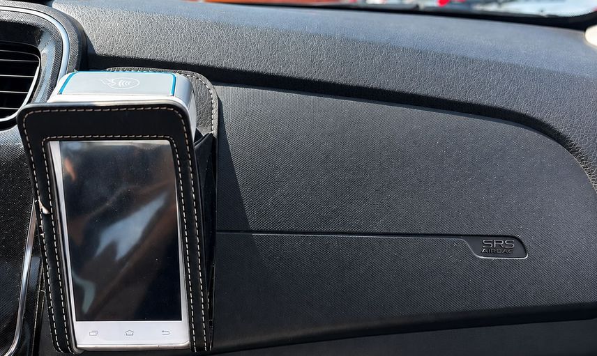 Airbagin önüne konulan eşyalar kazada ciddi risk oluşturuyor
