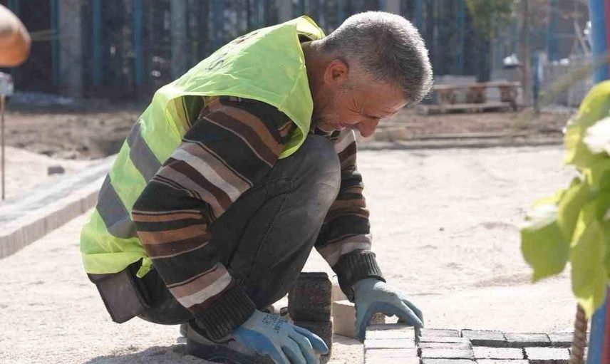 Cedidiye kent meydanı yeni yaşam ve ticaret odağı olmaya hazırlanıyor