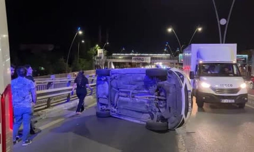 Kocasinan'da iki otomobil çarpıştı, biri yan yattı: 1 yaralı
