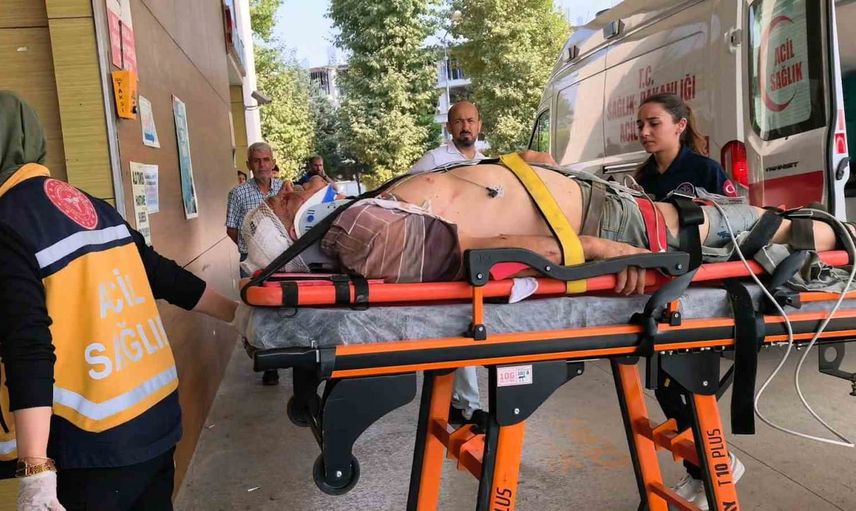 İnegöl'de kontrolden çıkan traktör 50 metrelik uçuruma yuvarlandı, sürücü ağır yaralı