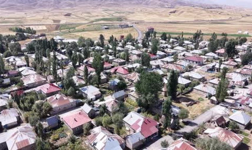Doğanlı köyü ovada kurulan simetrik yerleşimiyle öne çıkıyor